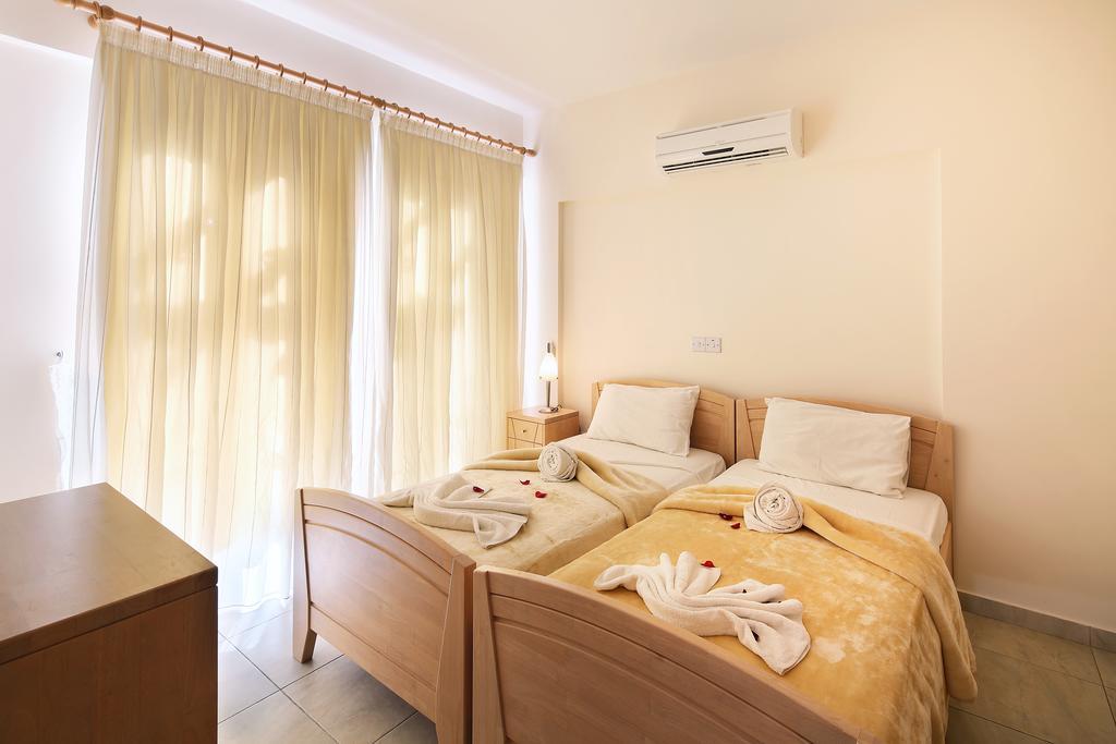 Adamou Gardens Apartment Paphos Exterior photo