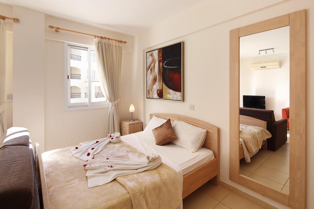 Adamou Gardens Apartment Paphos Exterior photo